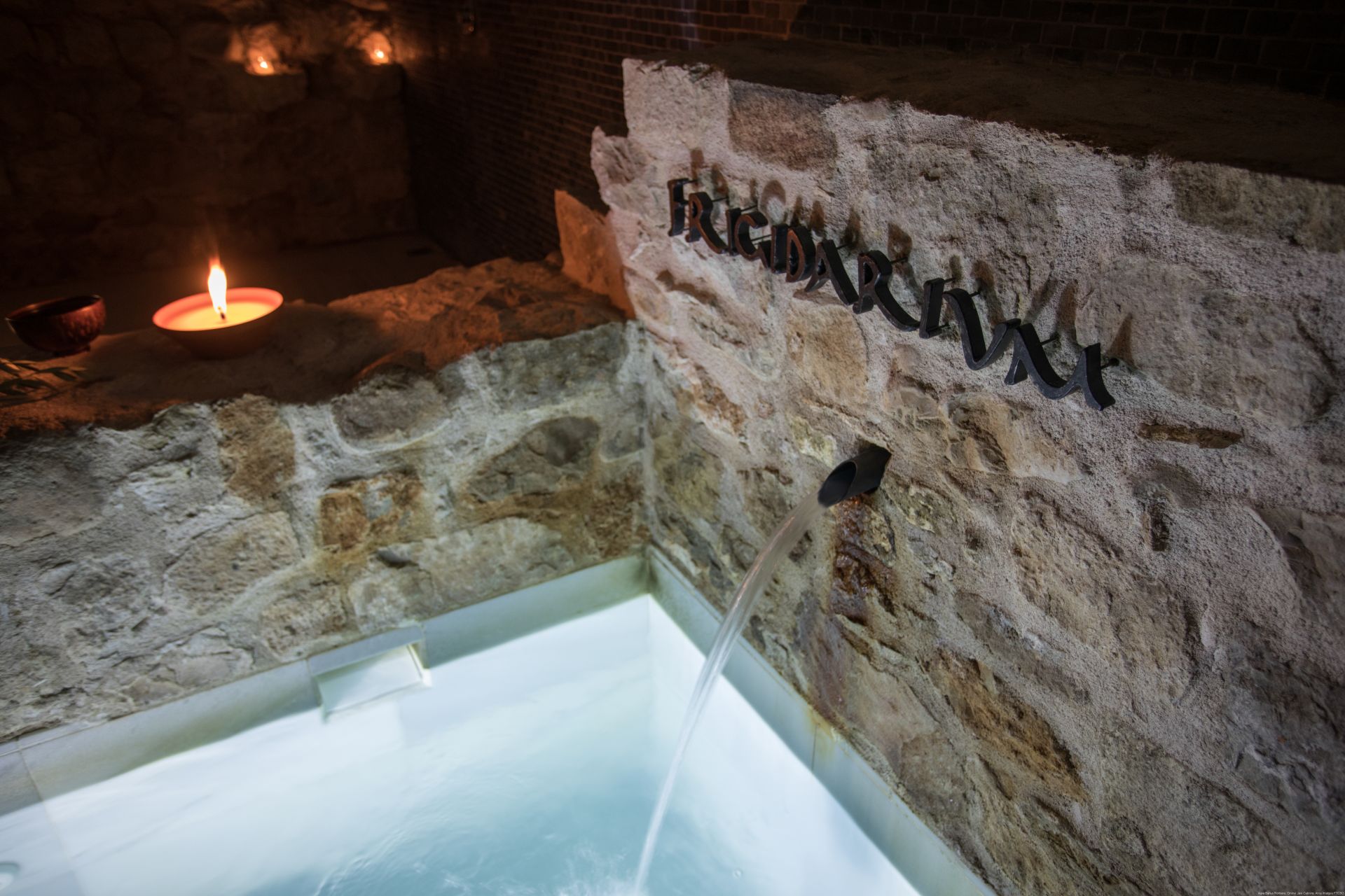 Detall dels banys termals Aqva